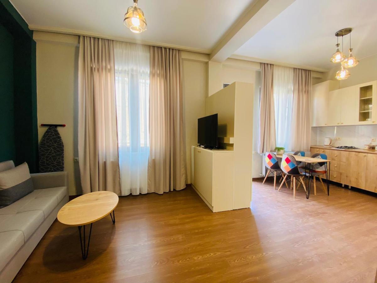 Luxury Apartment In Old Tbilisi With Terrace Exterior photo